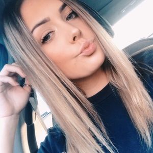 Meet your Posher, Kayla